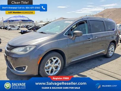 Used 2018 Chrysler Pacifica Touring-L w/ Advanced Safetytec Group