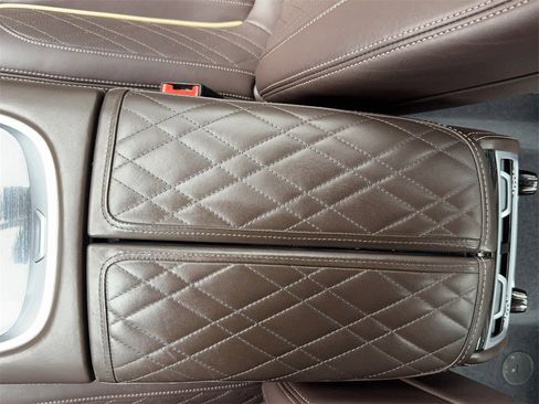 Used 2022 BMW 750i xDrive w/ Luxury Rear Seating Package image 32