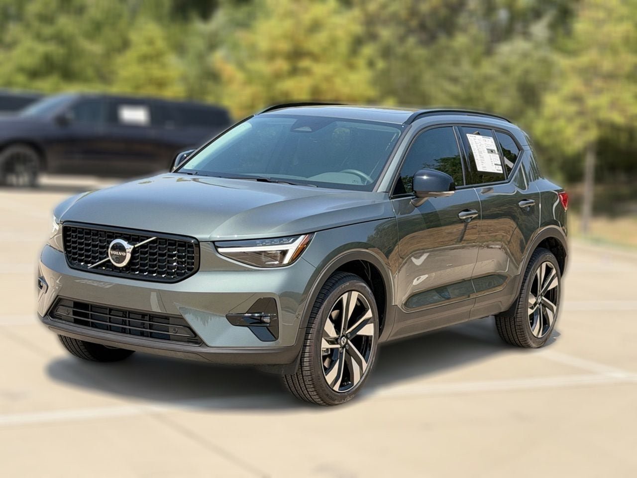 New 2026 Volvo XC40 B5 Plus w/ Climate Package AWD/4WD image 3