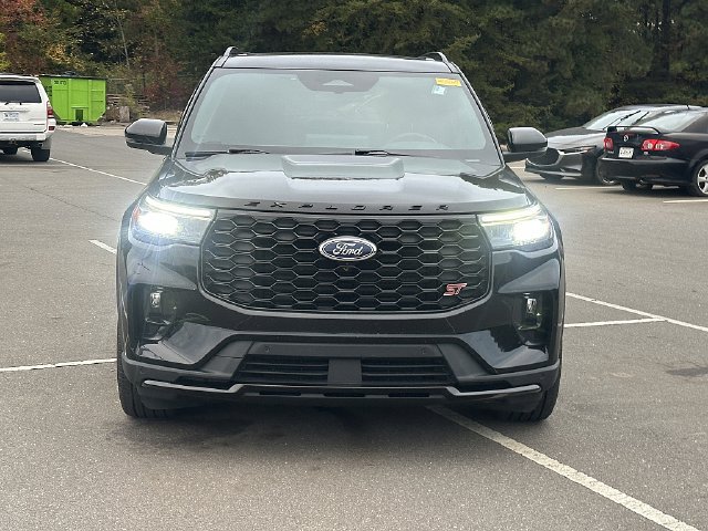 Used 2025 Ford Explorer ST w/ Sun And Sound Package AWD/4WD image 2