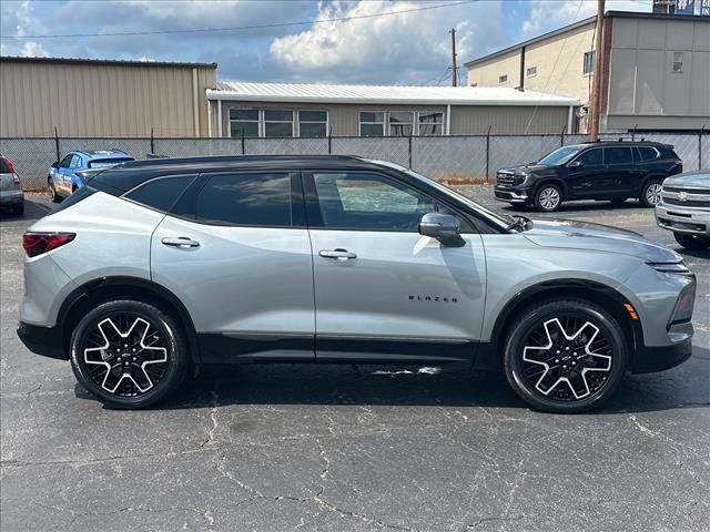 Certified 2023 Chevrolet Blazer RS w/ Driver Confidence II Package FWD image 14