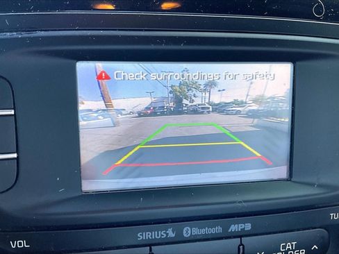 Used 2016 Kia Soul + w/ Soulful Package FWD image 21