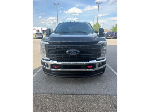 Used 2024 Ford F250 XL AWD/4WD image 1