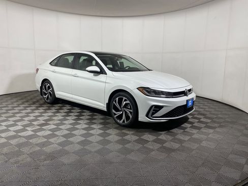 New 2026 Volkswagen Jetta SEL image 2