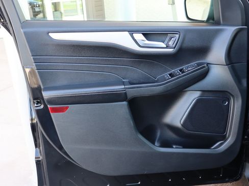 Used 2022 Ford Escape SEL image 24