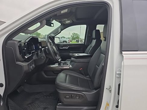 Used 2023 Chevrolet Silverado 1500 LTZ AWD/4WD image 11