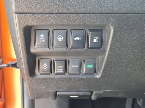 Used 2019 Nissan Rogue SV w/ Sun & Sound Touring Package AWD/4WD image 19