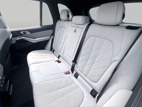 Used 2025 BMW X5 sDrive40i w/ Premium Package RWD image 19