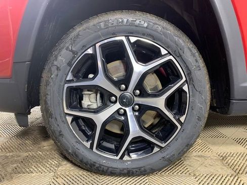 Used 2025 Jeep Compass Limited image 34