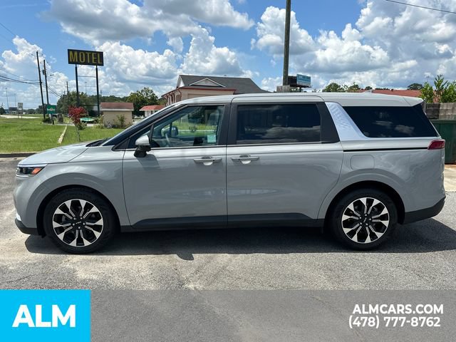 Used 2024 Kia Carnival EX FWD image 9