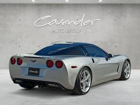 Used 2005 Chevrolet Corvette Coupe w/ Preferred Equipment Group RWD image 16