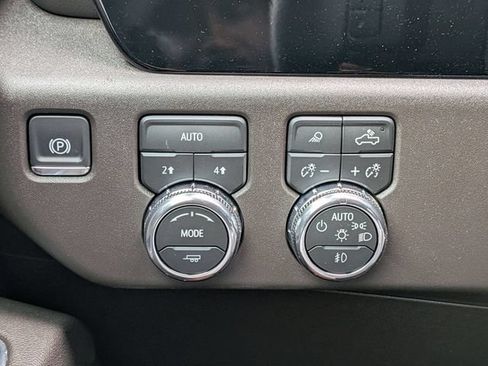 Used 2026 GMC Sierra 1500 SLT w/ SLT Premium Plus Package AWD/4WD image 19