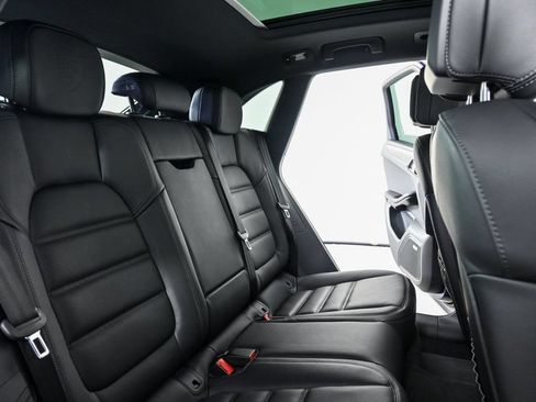 New 2026 Porsche Macan AWD/4WD image 23