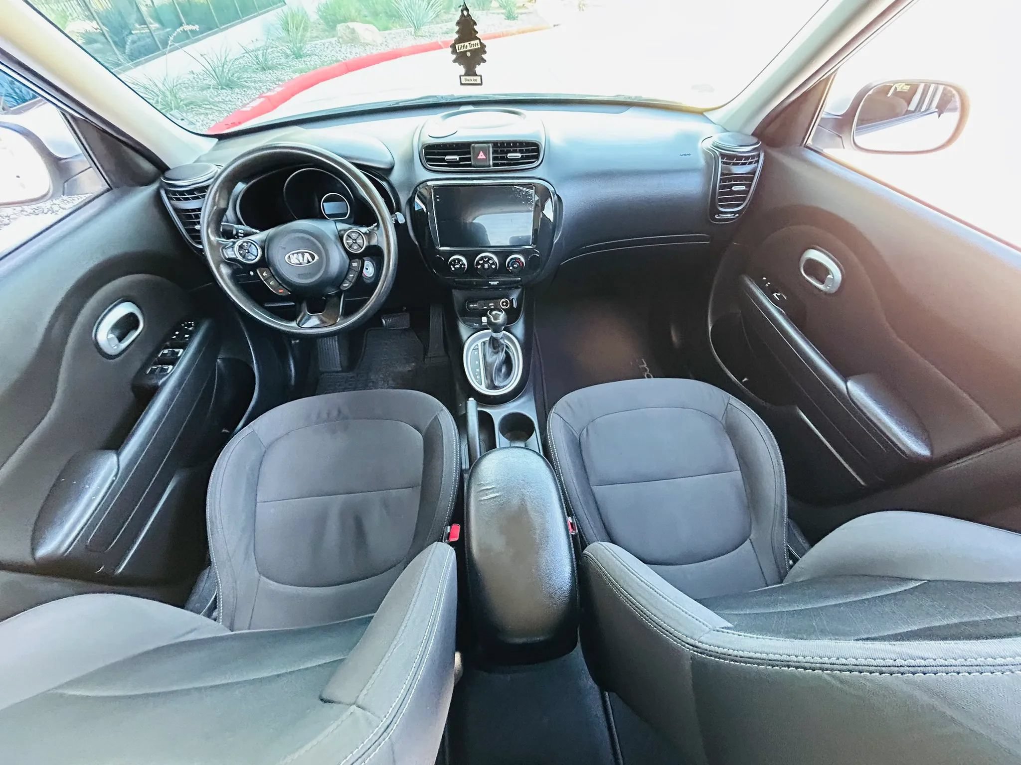 Used 2017 Kia Soul FWD image 32