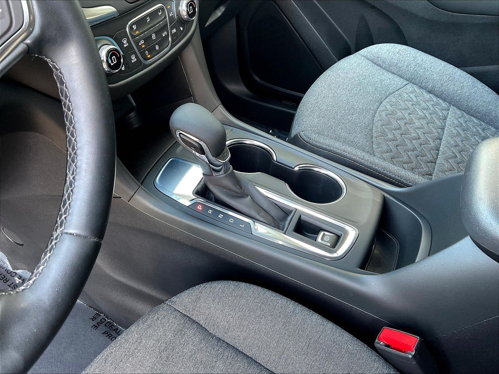 Used 2024 Chevrolet Equinox LT FWD image 18