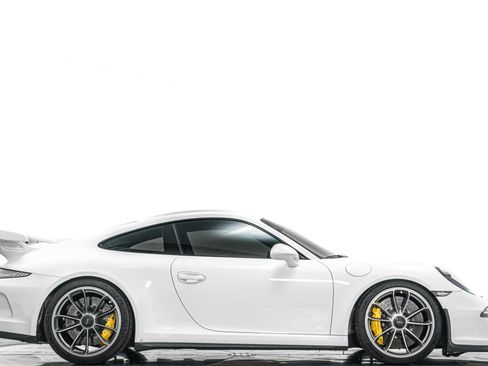 Used 2014 Porsche 911 GT3 RWD image 2