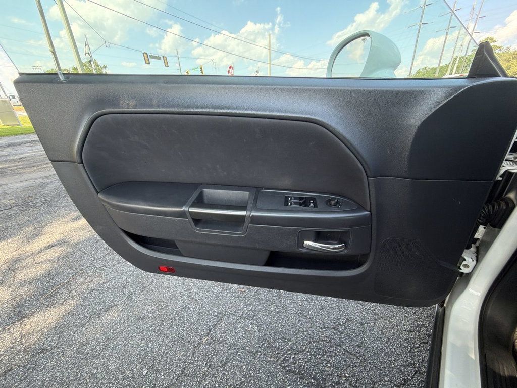 Used 2013 Dodge Challenger SXT RWD image 12