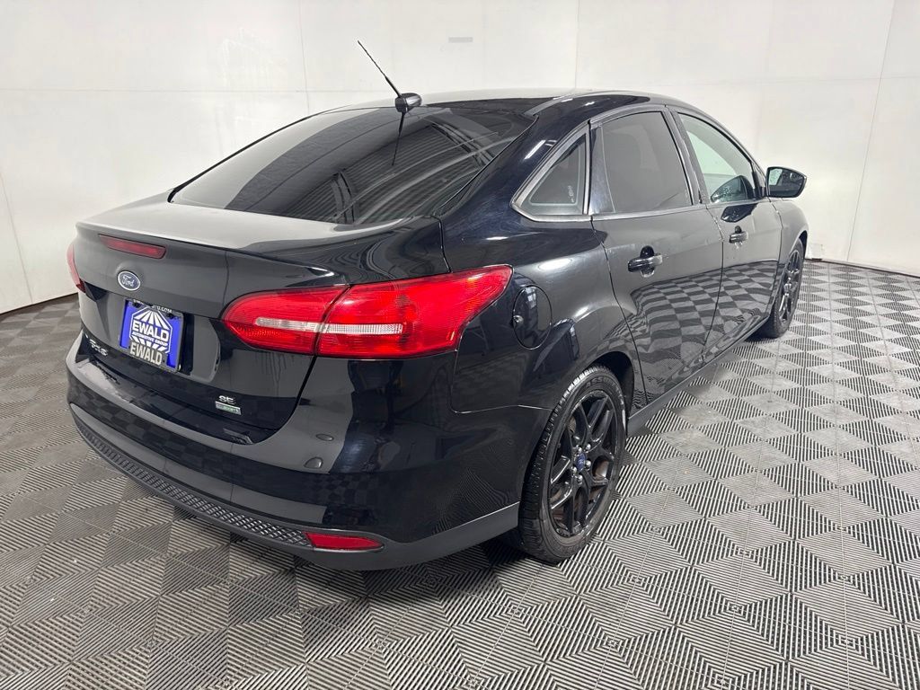 Used 2016 Ford Focus SE FWD image 11