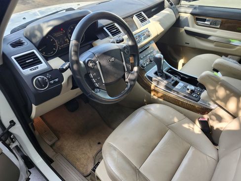 Used 2011 Land Rover Range Rover Sport HSE image 4