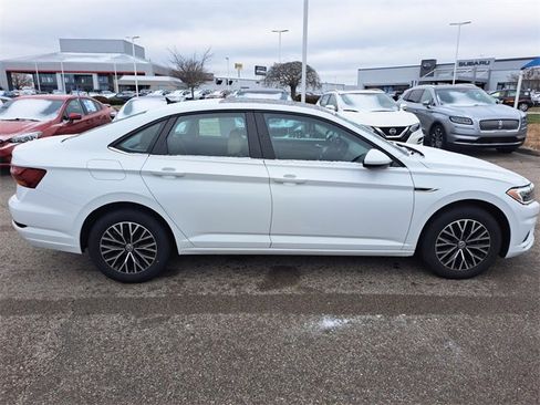Used 2019 Volkswagen Jetta SEL image 6