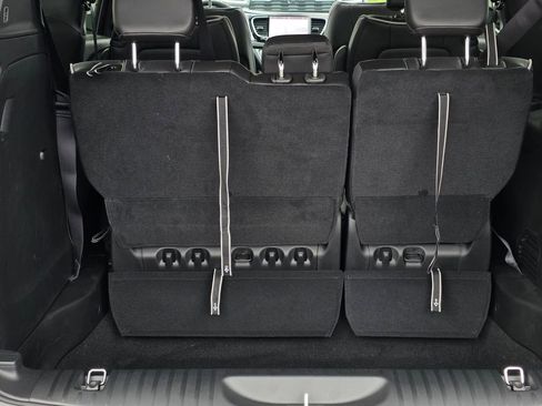 New 2026 Chrysler Pacifica Limited image 32