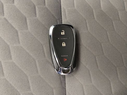 Used 2020 Chevrolet Equinox LS FWD image 32