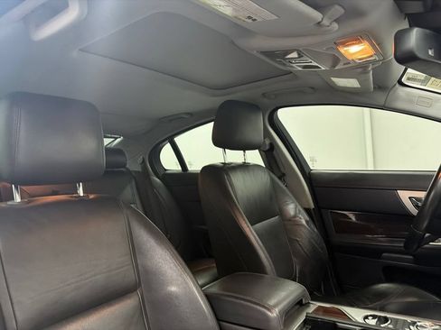 Used 2013 Jaguar XF RWD image 28