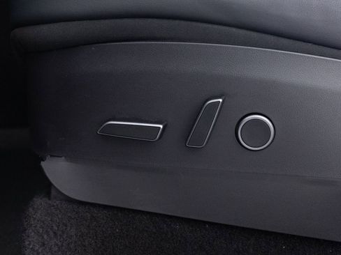 Used 2021 Tesla Model Y Long Range image 17