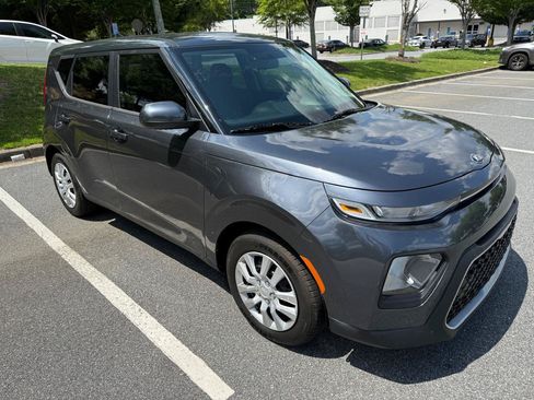 Used 2020 Kia Soul LX FWD image 3
