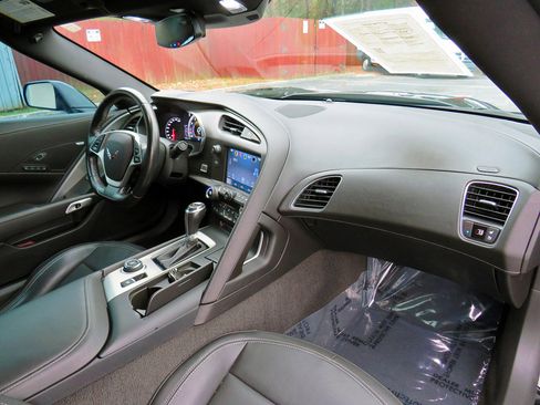 Used 2019 Chevrolet Corvette Stingray Coupe w/ 2LT Preferred Equipment Group image 22