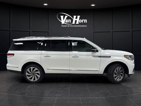 Used 2023 Lincoln Navigator L Reserve w/ Equipment Group 201A AWD/4WD image 8
