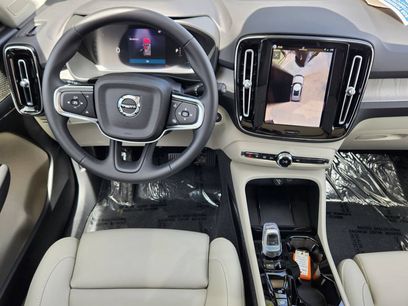 New 2026 Volvo XC40 B5 Ultra w/ Climate Package