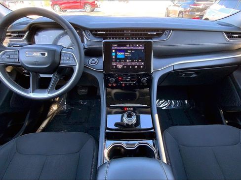 Certified 2023 Jeep Grand Cherokee Laredo w/ Luxury Tech Group I image 14