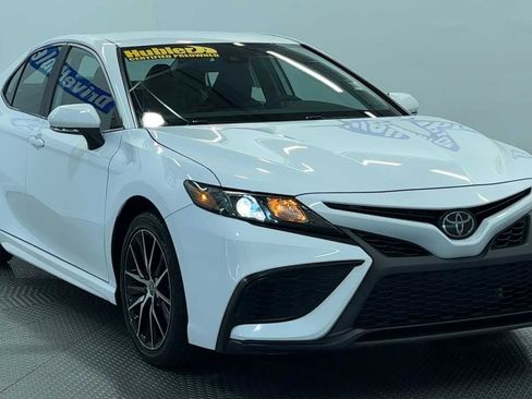 Used 2024 Toyota Camry SE FWD image 9