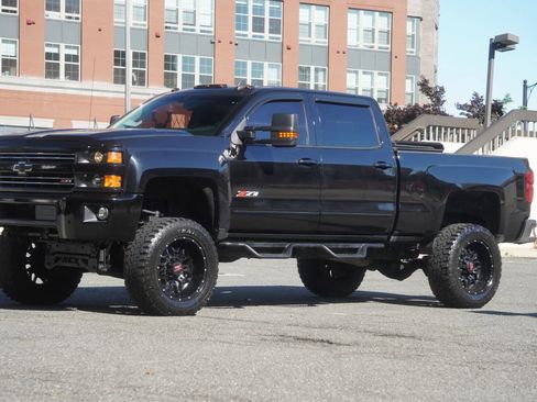 Used 2016 Chevrolet Silverado 2500 LT w/ Midnight Edition AWD/4WD image 15