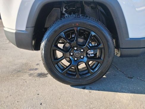 New 2026 Jeep Compass Latitude image 21