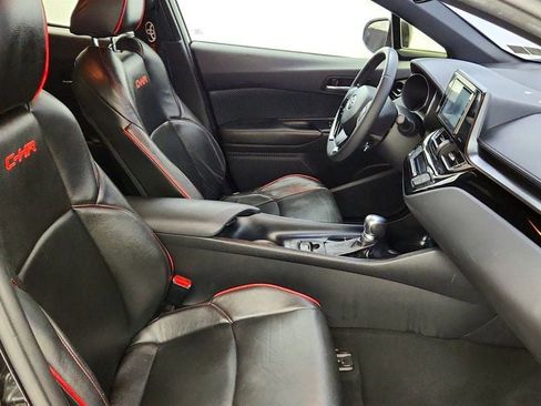 Used 2018 Toyota C-HR XLE FWD image 22