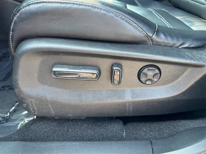 Used 2018 Honda CR-V Touring image 19