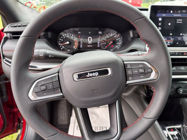 Used 2025 Jeep Compass Trailhawk AWD/4WD image 12