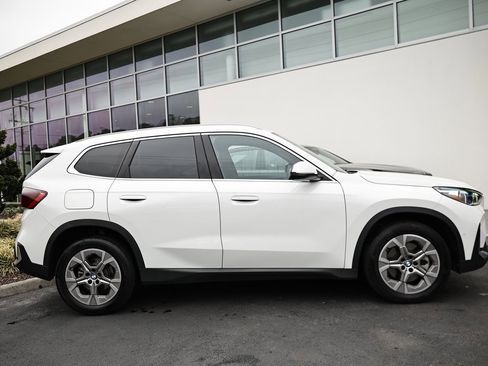 Used 2023 BMW X1 xDrive28i image 4