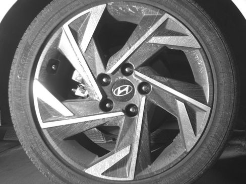 Used 2025 Hyundai Elantra SEL image 15