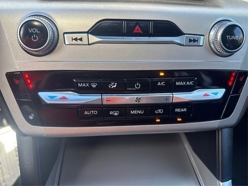 Certified 2022 Ford Explorer XLT w/ Equipment Group 202A image 27