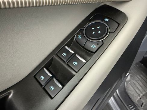 Used 2025 Ford Explorer Active w/ Active Comfort Package RWD image 20