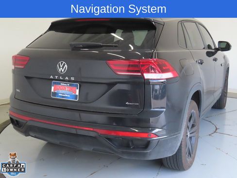 Certified 2023 Volkswagen Atlas Cross Sport SEL R-Line AWD/4WD image 3