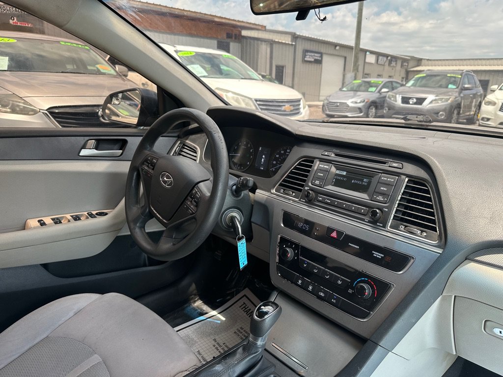 Used 2017 Hyundai Sonata SE FWD image 8