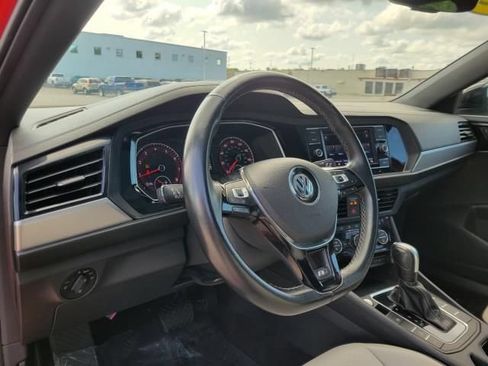 Used 2021 Volkswagen Jetta R-Line w/ R-Line Cold Weather Package FWD image 18