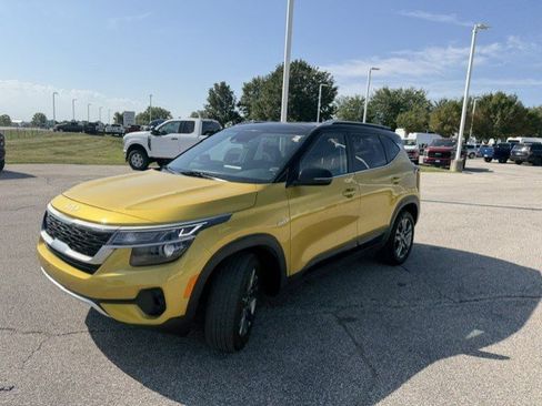 Used 2022 Kia Seltos S AWD/4WD image 3