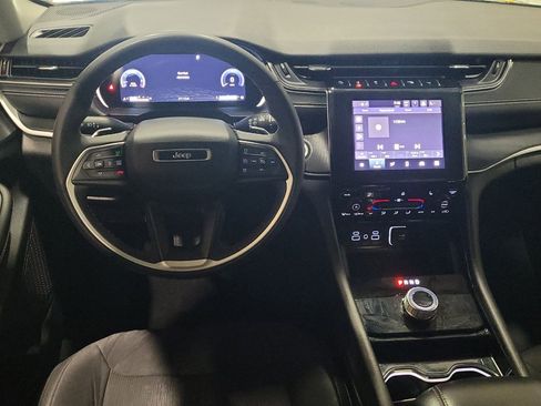 Used 2023 Jeep Grand Cherokee Laredo w/ Luxury Tech Group I image 22