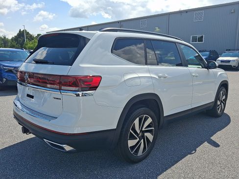 Used 2024 Volkswagen Atlas SE w/ Panoramic Sunroof Package AWD/4WD image 4