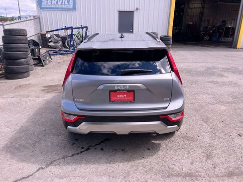 Used 2023 Kia Niro EX Touring FWD image 27